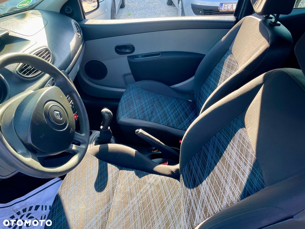 Renault Clio 1.2 16V Authentique - 24