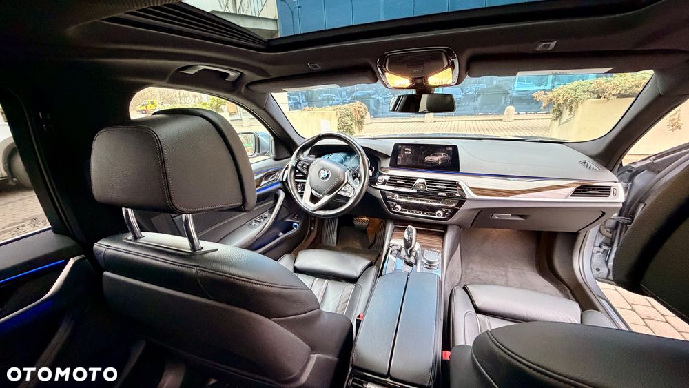 BMW Seria 5 530i xDrive Sport Line sport - 11