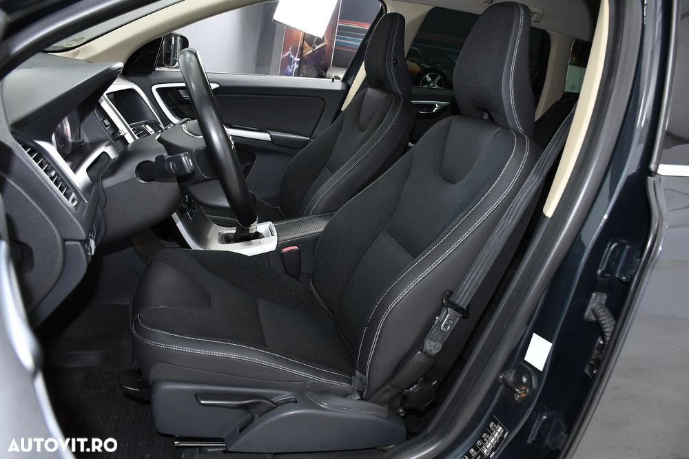 Volvo XC 60 D3 AWD Ocean Race - 14