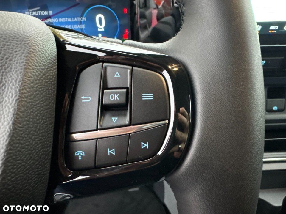 Ford Tourneo Custom - 31