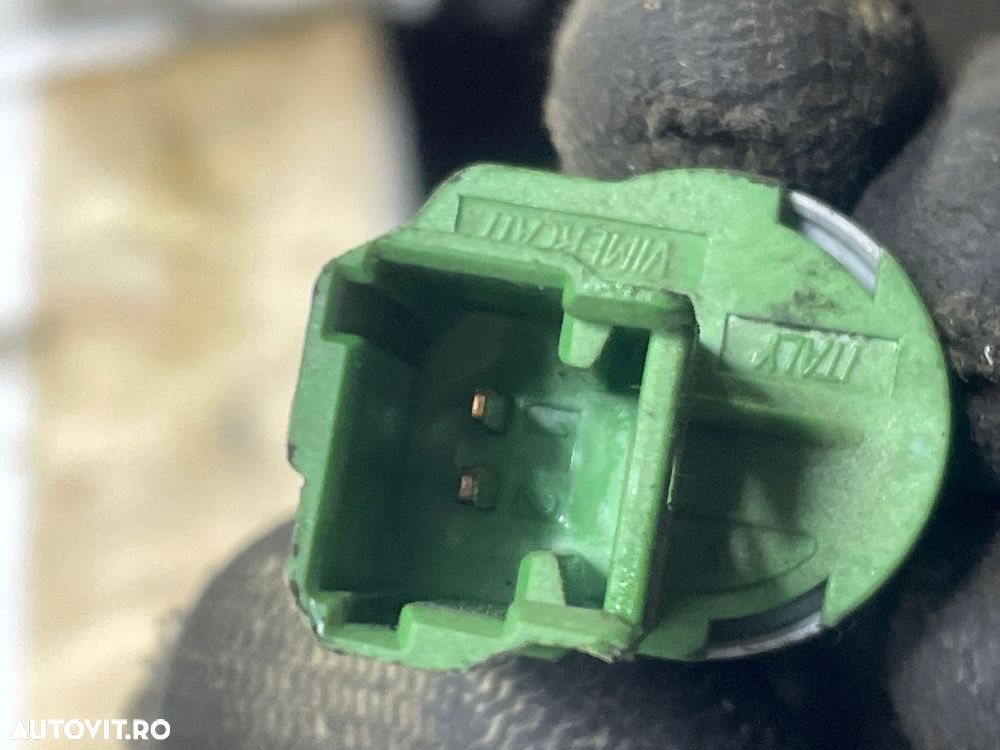 Comutator lumini frana 8200276360D Renault Clio 4 [2012 - 2020] - 3