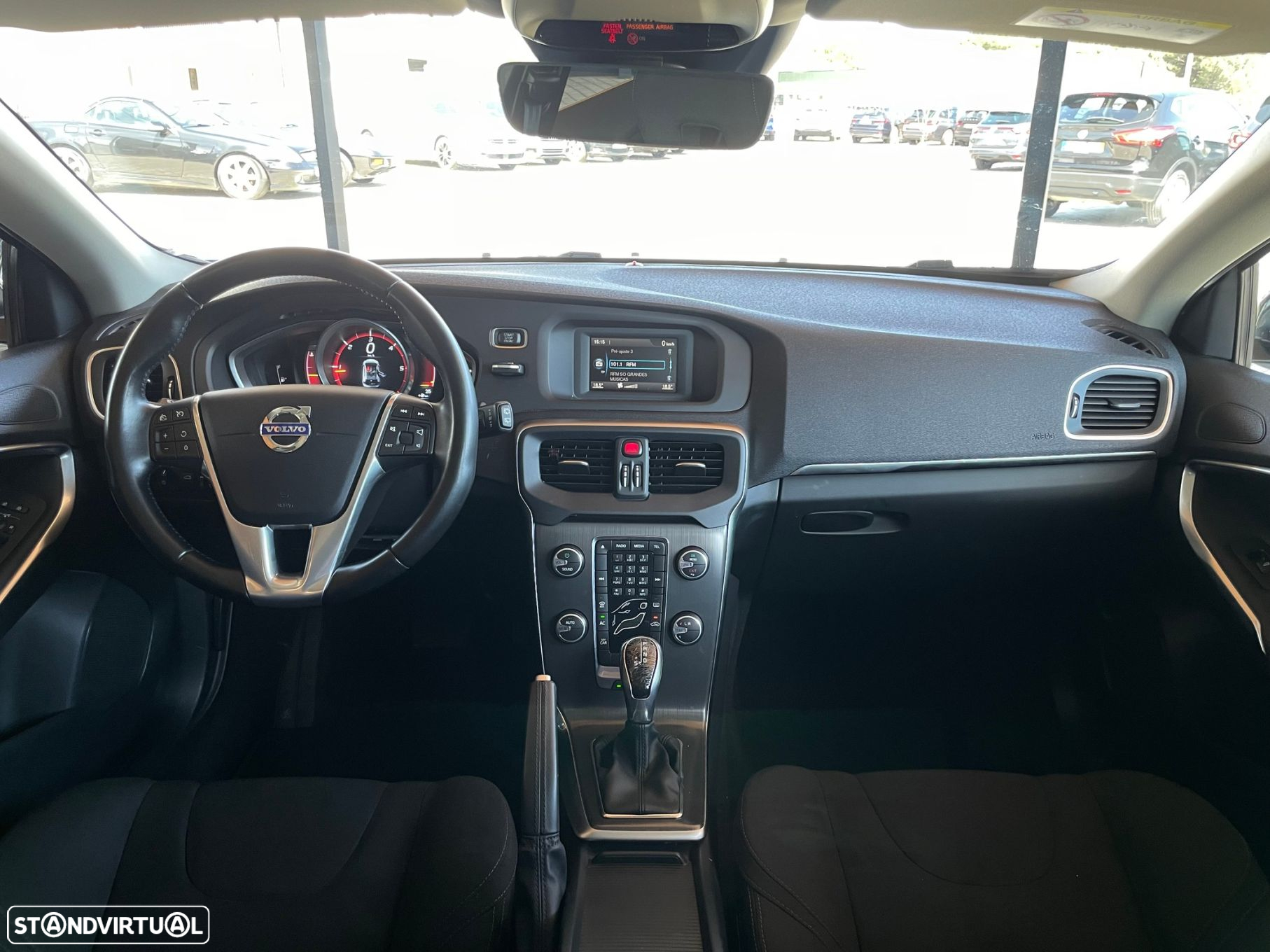 Volvo V40 2.0 D2 Momentum Geartronic - 16