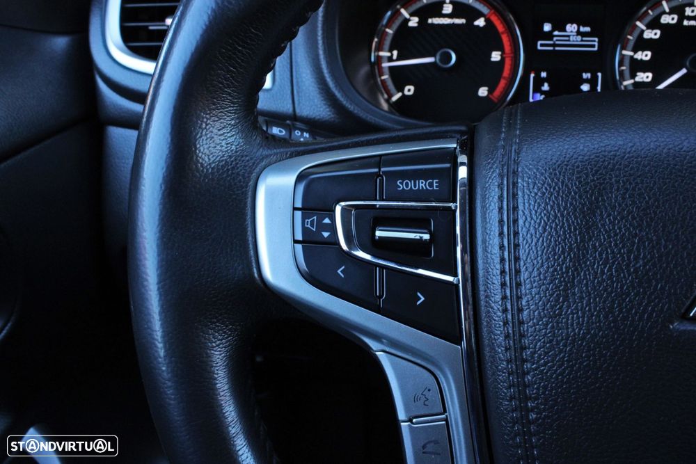 Mitsubishi L200 2.3 DI-D Strakar CD Connect Edition 4WD - 8