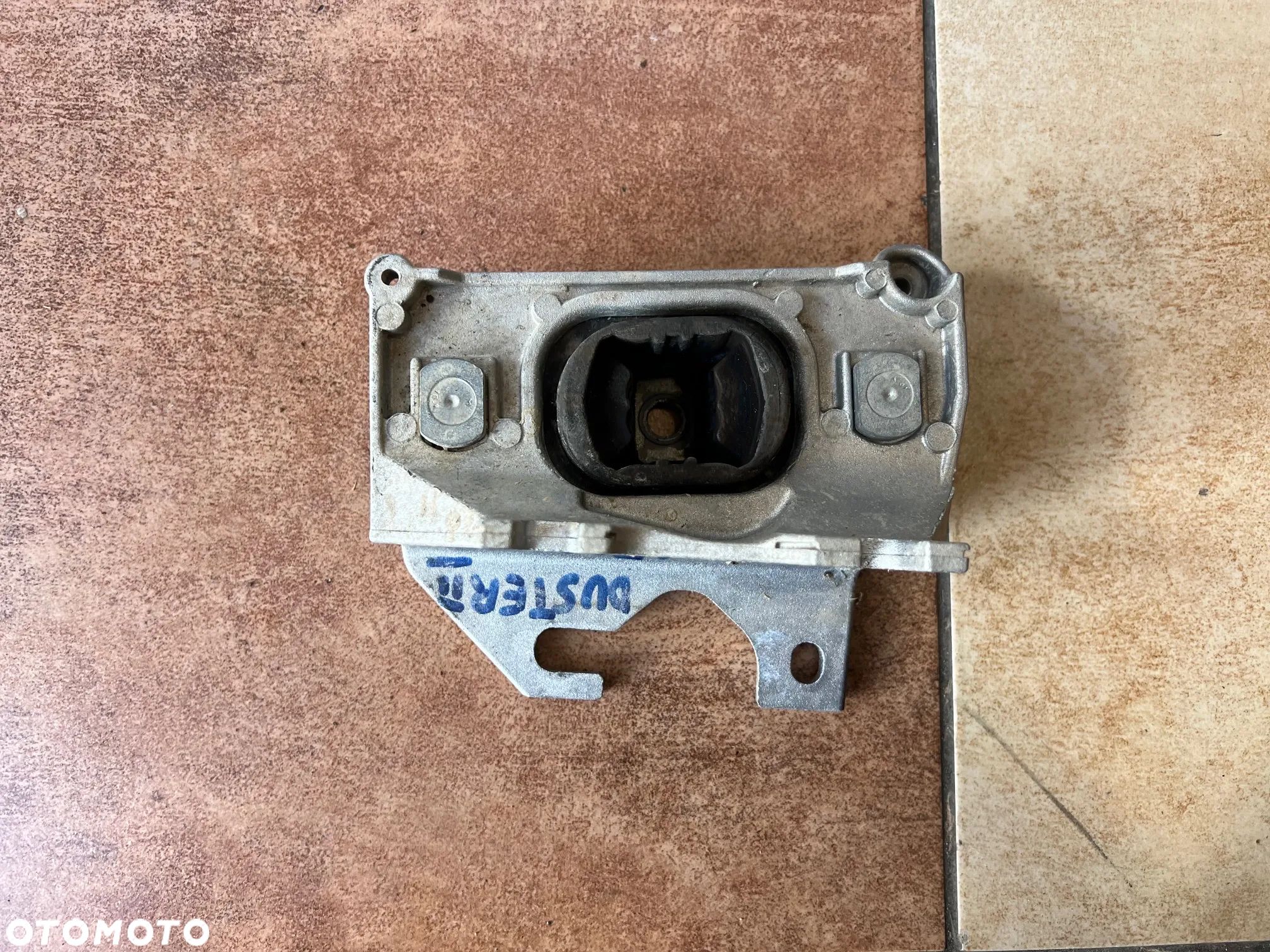 ŁAPA PODUSZKA SKRZYNI BIEGÓW LEWA DACIA DUSTER II 1.5 DCI 4X4 112228880R - 1