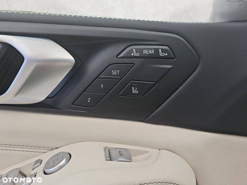 BMW X7 xDrive40d mHEV - 38