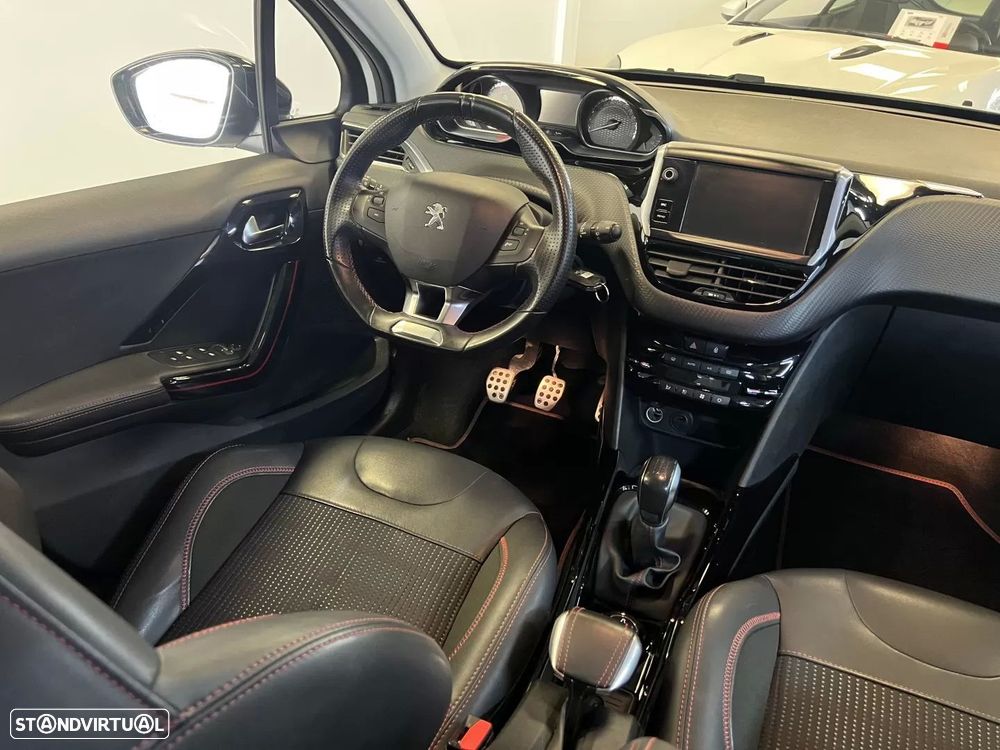 Peugeot 2008 1.2 PureTech GT Line - 17