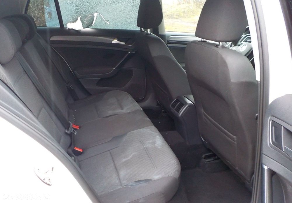 Volkswagen Golf - 19