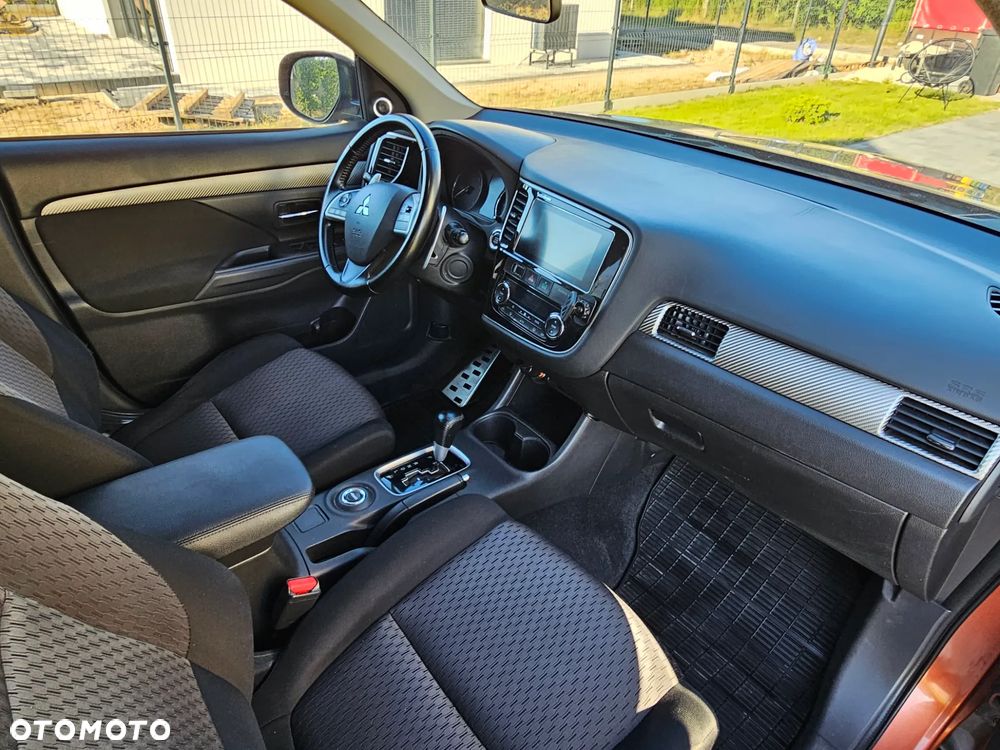 Mitsubishi Outlander 2.0 Intense + CVT - 13