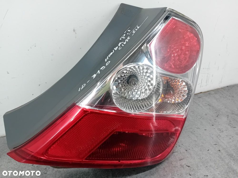 LAMPA TYLNA PRAWA HONDA CIVIC VII HATCHBACK 3 DRZWI - 2