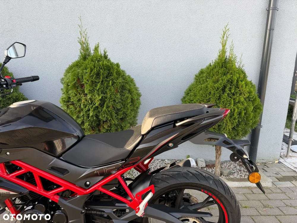 Benelli BN 125 - 27