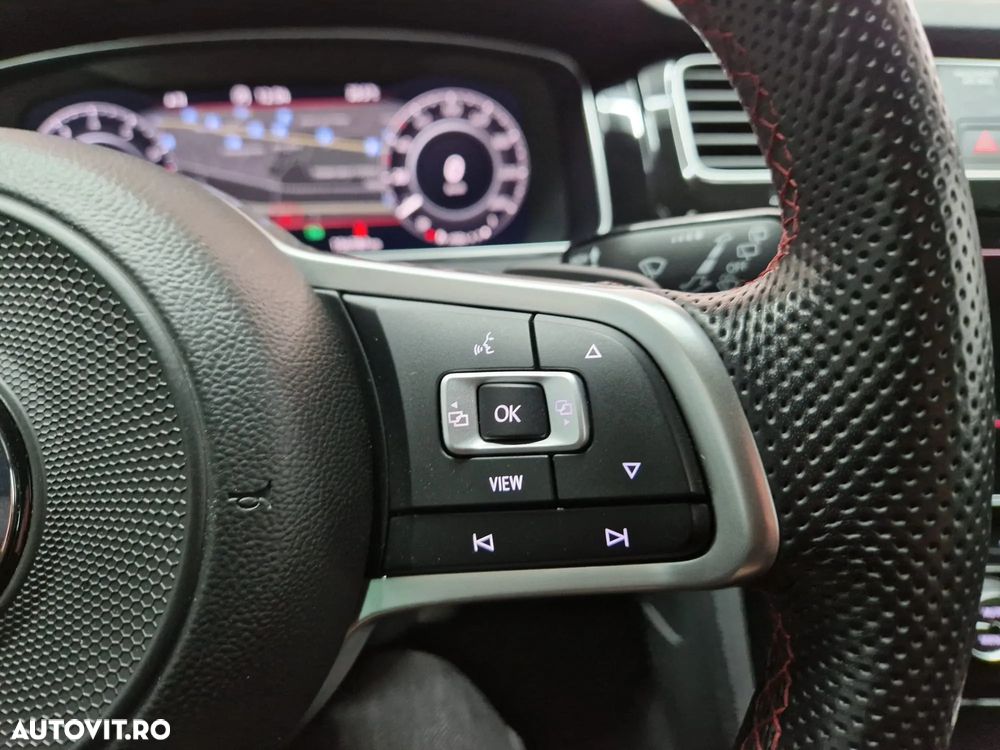 Volkswagen Golf GTI TCR 2.0 TSI OPF DSG - 11