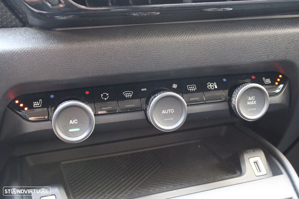 Citroën C4 1.2 PureTech Shine EAT8 - 18