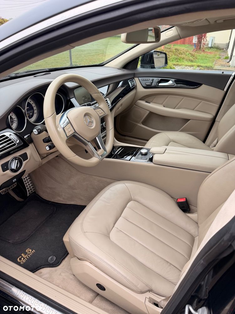 Mercedes-Benz CLS - 24
