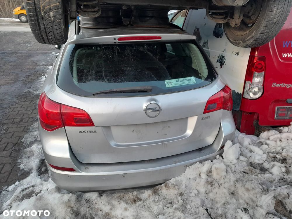 Klapa tylna pokrywa bagażnika OPEL Astra J kombi 09-15r. Z176 - 1