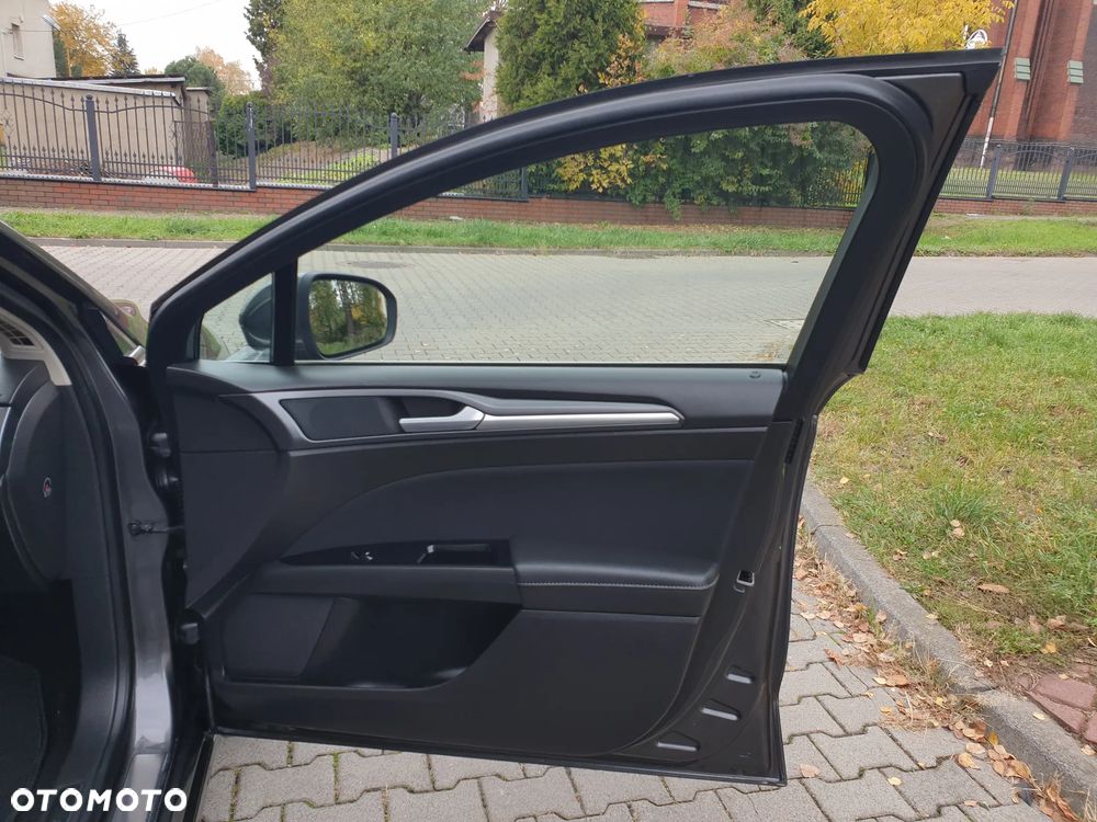 Ford Mondeo 2.0 TDCi Titanium PowerShift - 26