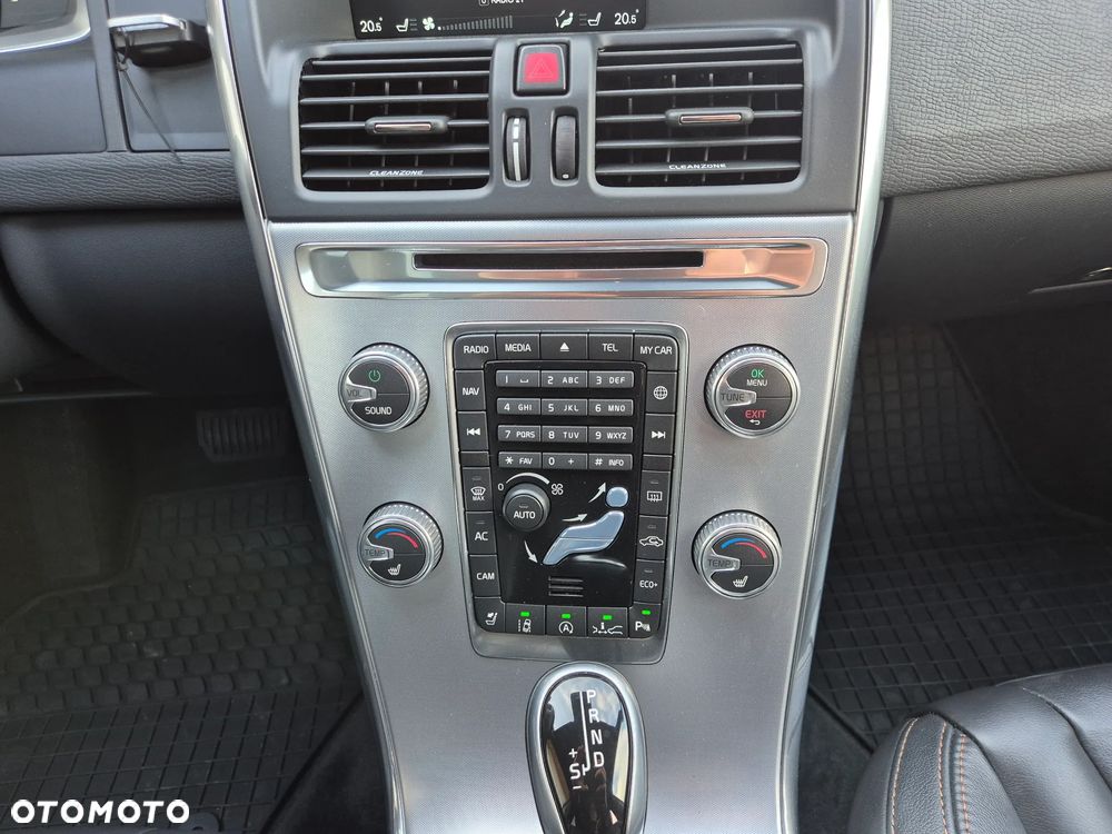 Volvo XC 60 D4 Geartronic Summum - 11