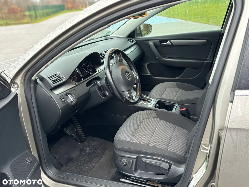 Volkswagen Passat - 21