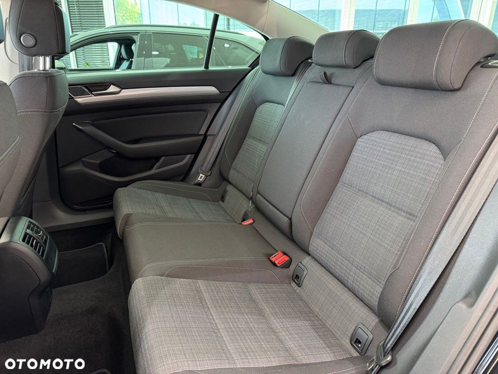 Volkswagen Passat 2.0 TDI EVO Business DSG - 13