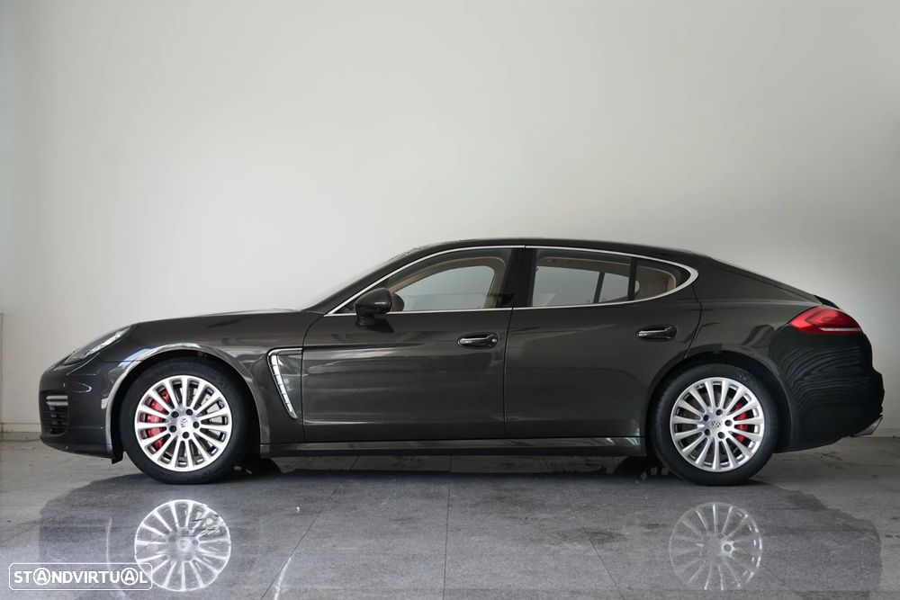 Porsche Panamera Turbo PDK - 2