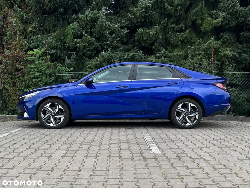 Hyundai Elantra 1.6 Executive CVT - 32