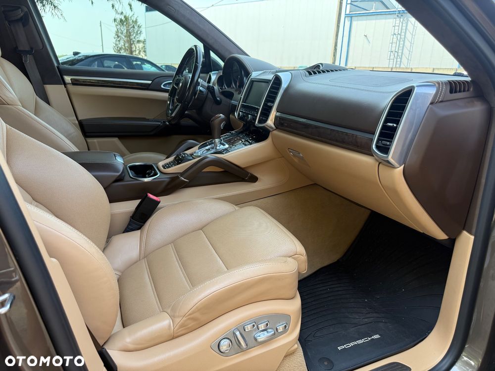 Porsche Cayenne GTS Tiptronic S - 22