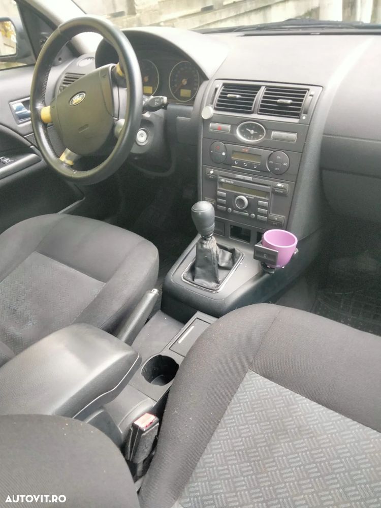 Ford Mondeo 2.0TDCi Ambiente - 6