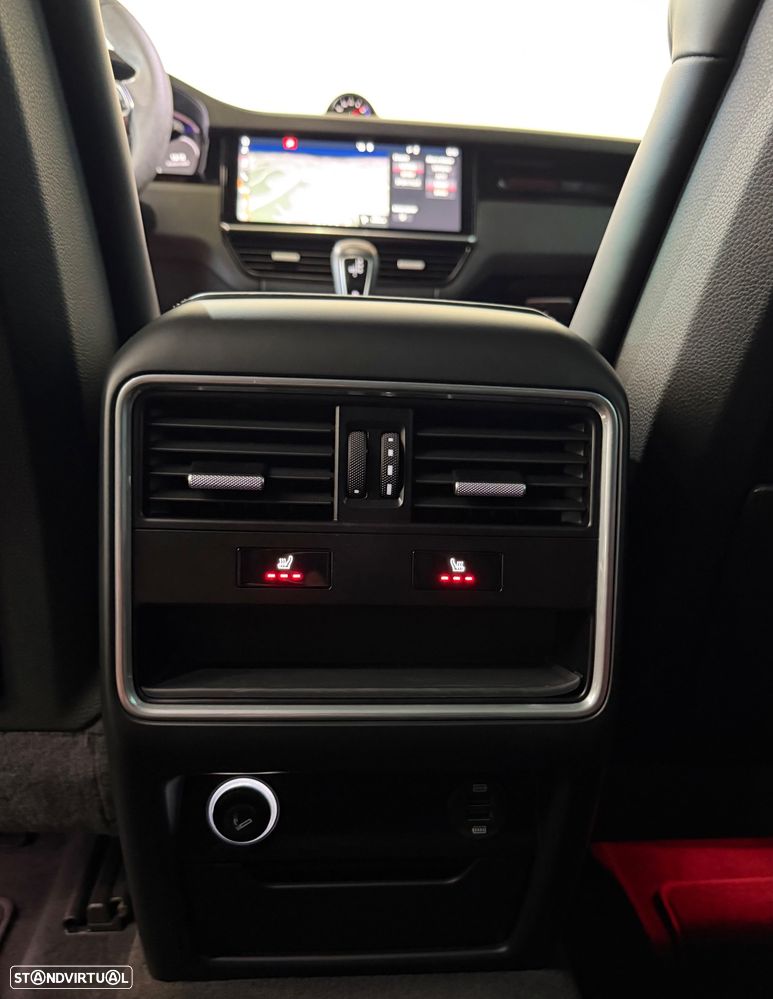Porsche Cayenne S Platinum Edition - 16