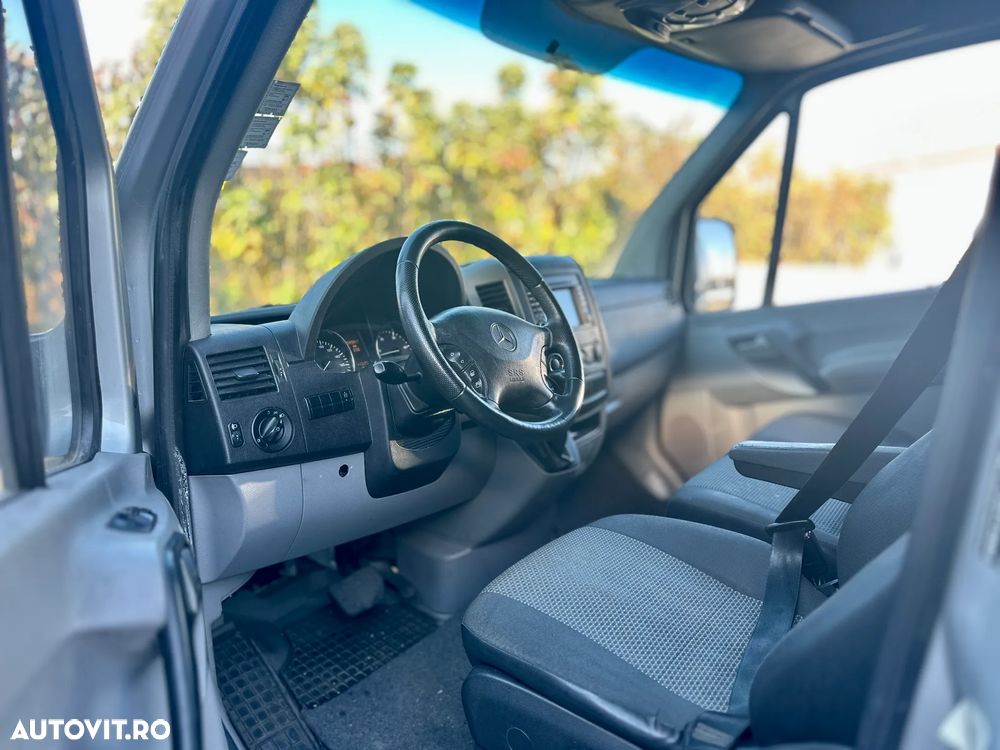 Mercedes-Benz SPRINTER 319 - 6