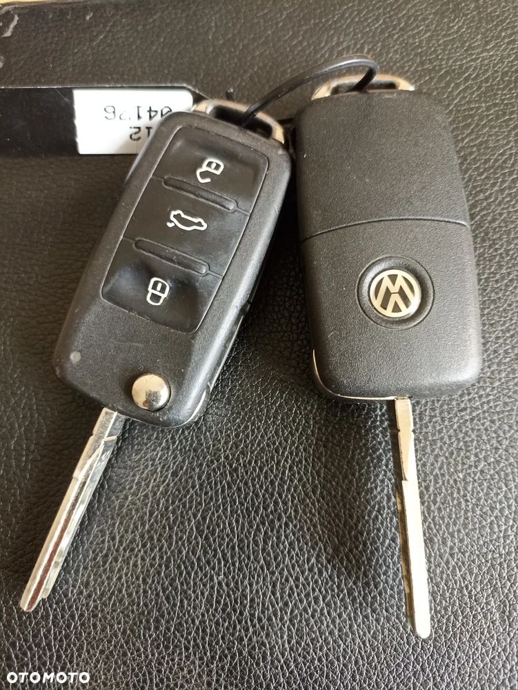 Volkswagen Golf - 30