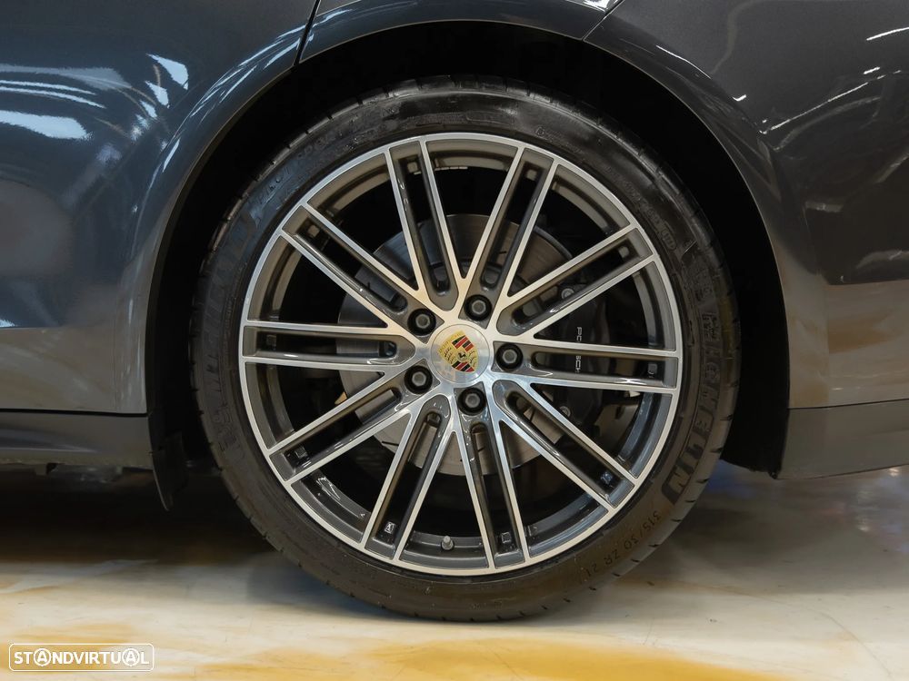 Porsche Panamera 4 Platinum Edition - 27