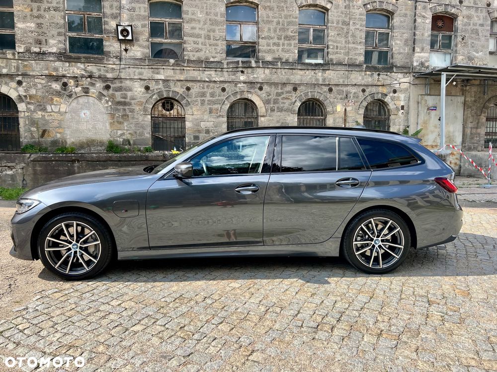 BMW Seria 3 330e PHEV xDrive - 2