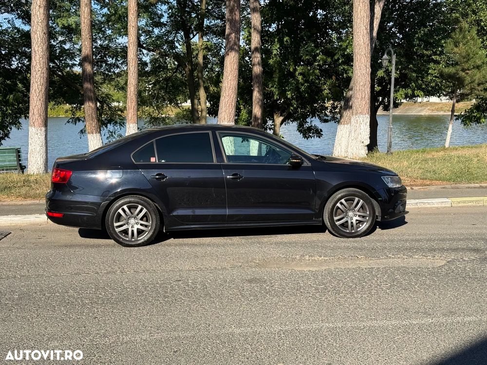 Volkswagen Jetta - 12