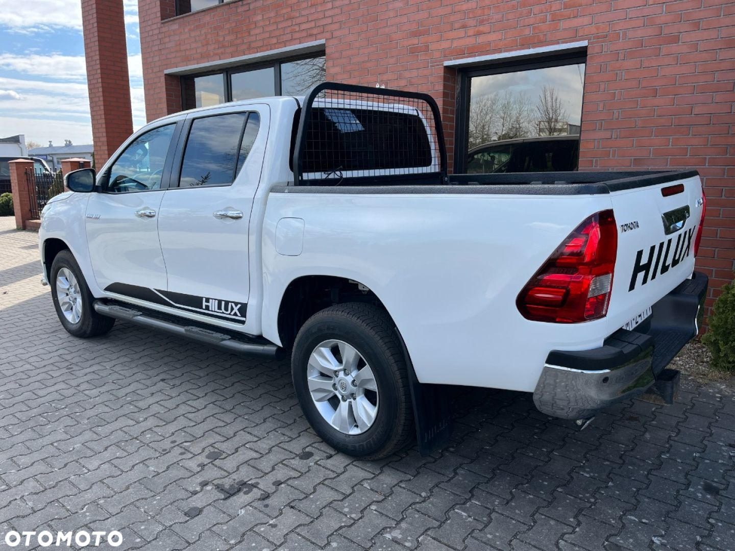 Toyota Hilux 4x4 Double Cab Autm Executive - 3