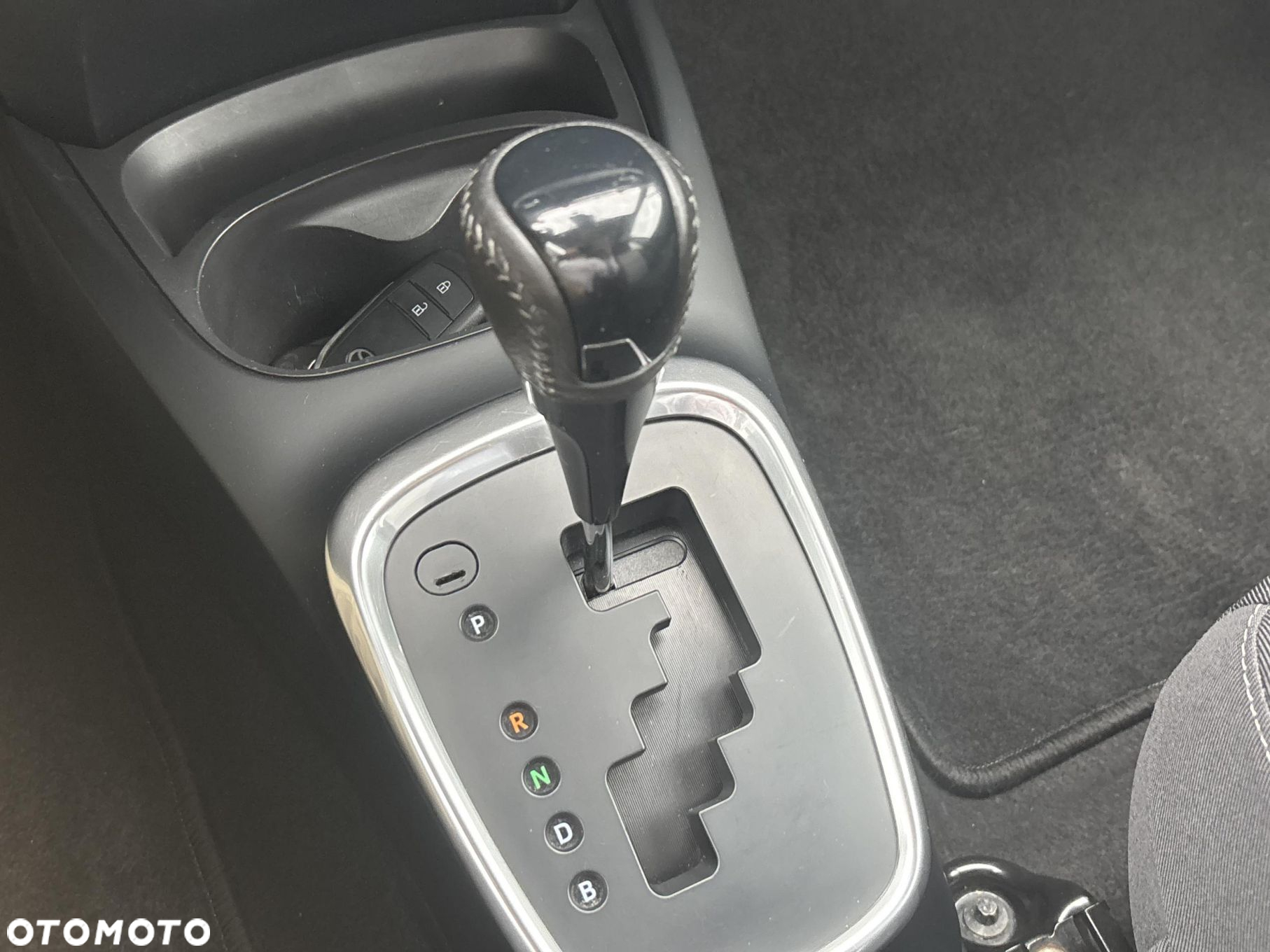 Toyota Yaris - 25