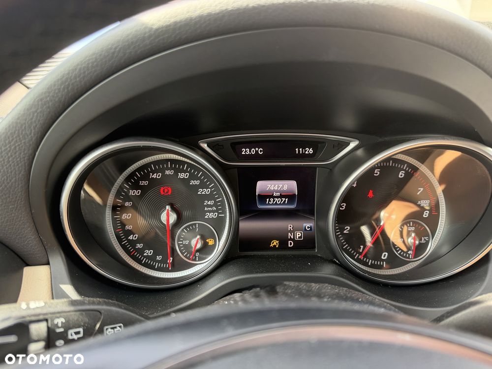 Mercedes-Benz GLA - 5