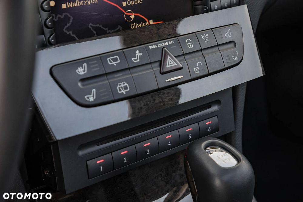 Mercedes-Benz Klasa E 500 4-Matic T Avantgarde - 19