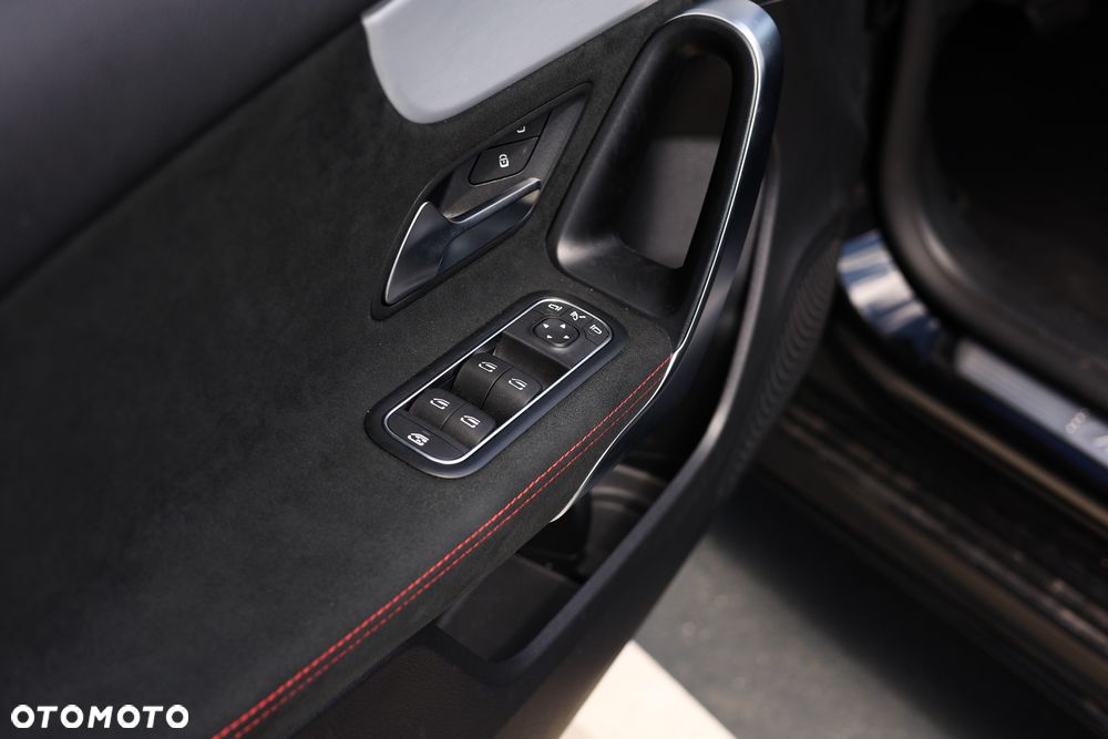 (依頼品) hiroki56さま　100マ2023ver Używany Mercedes-Benz Klasa A 2023 - 189 000 PLN, 29 999 km