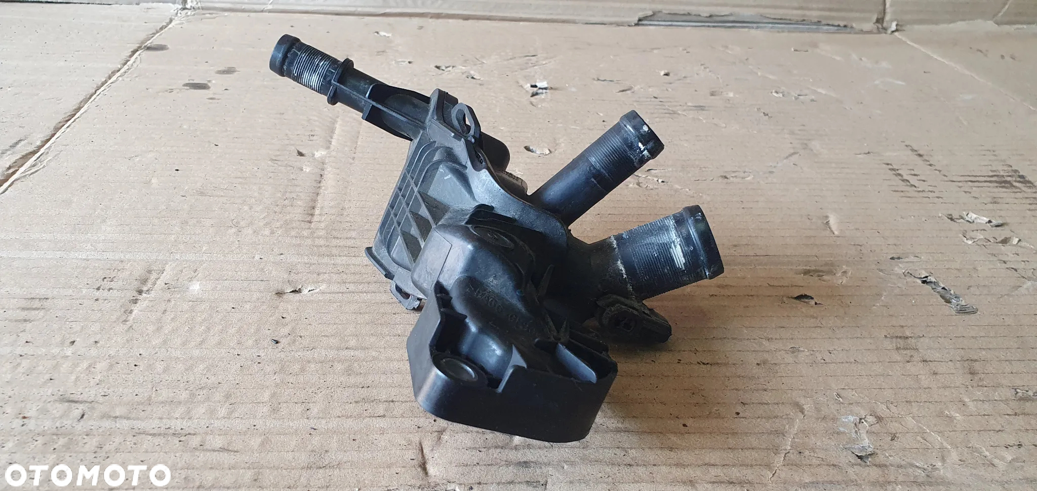 Obudowa termostatu króciec wody Dacia Logan II 0.9 TCE 110616064R 110612563R - 3