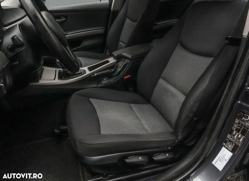 BMW Seria 3 318i - 13