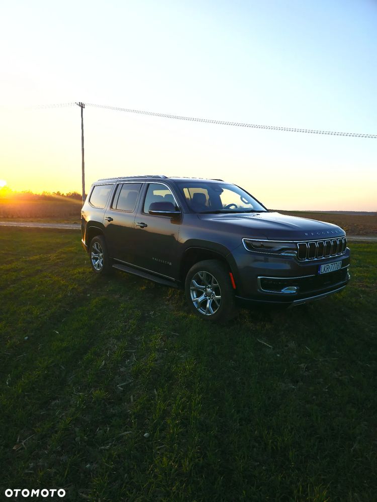 Jeep Wagoneer - 15