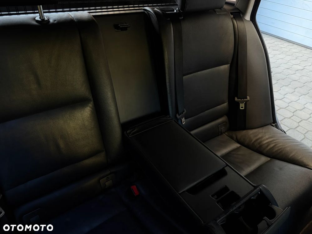 BMW Seria 5 525d - 12