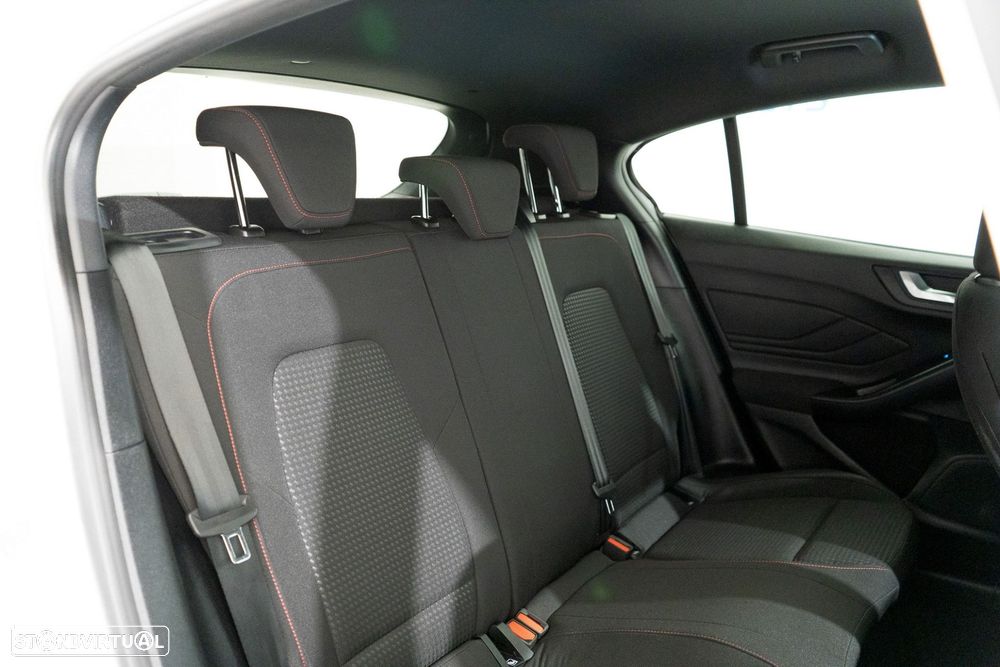 Ford Focus 1.5 TDCi ECOBlue ST-Line - 13