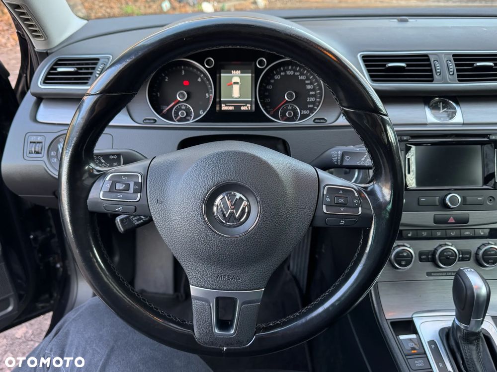 Volkswagen Passat - 15