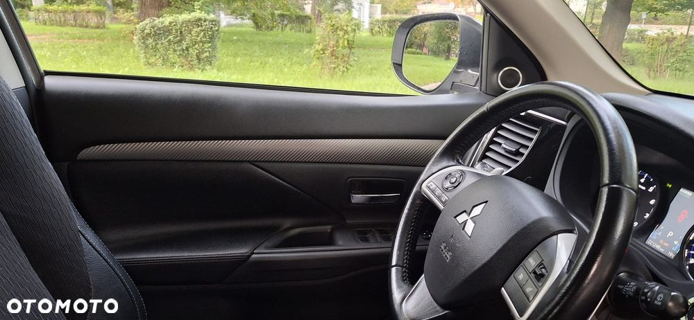 Mitsubishi Outlander - 15