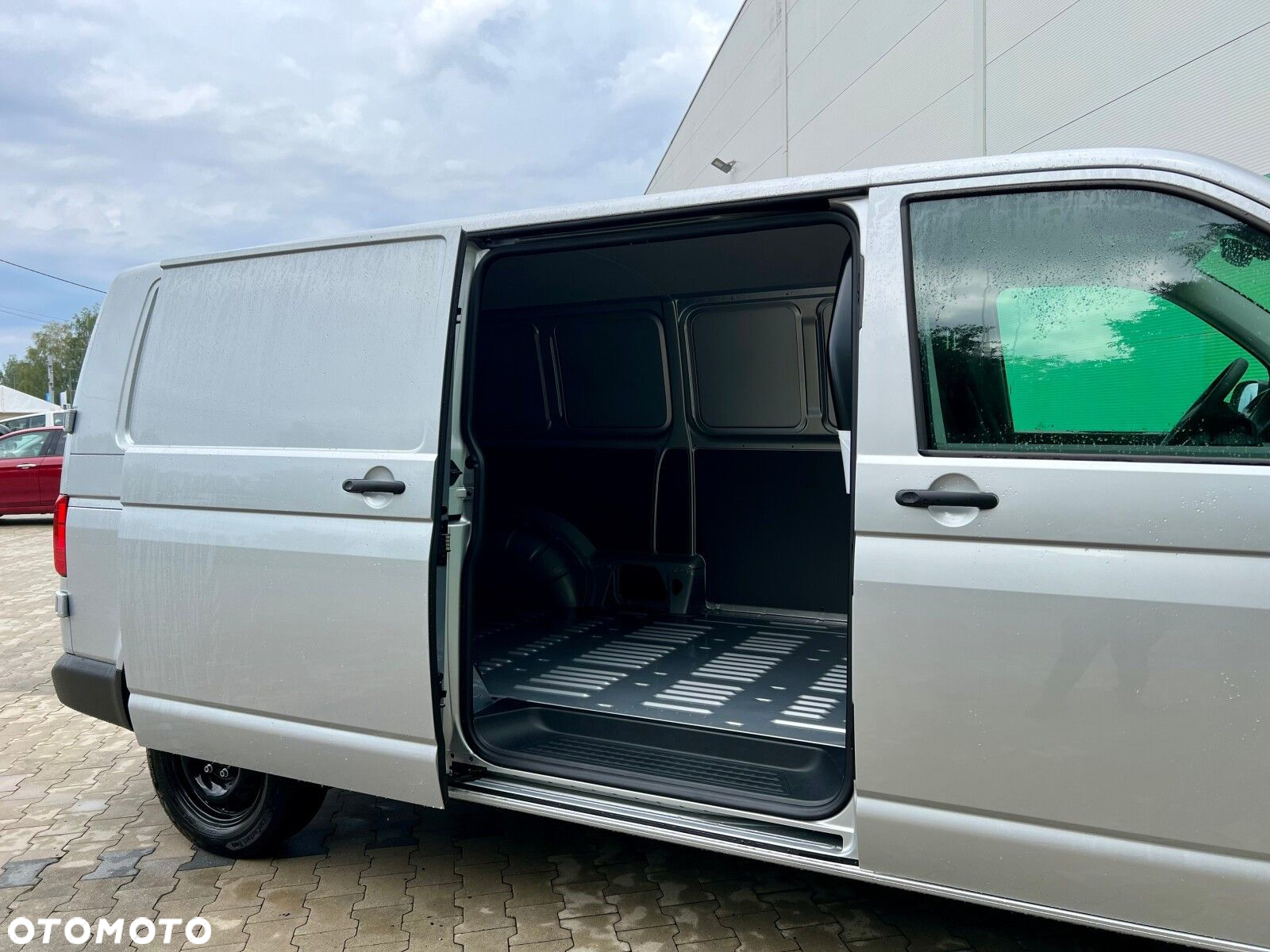 Volkswagen Transporter Transporter 6.1 Furgon silnik: 2,0 l TDI SCR 110 kW / skrzynia biegów: 6-biegowa manualna rozstaw osi: 3400 mm - 8