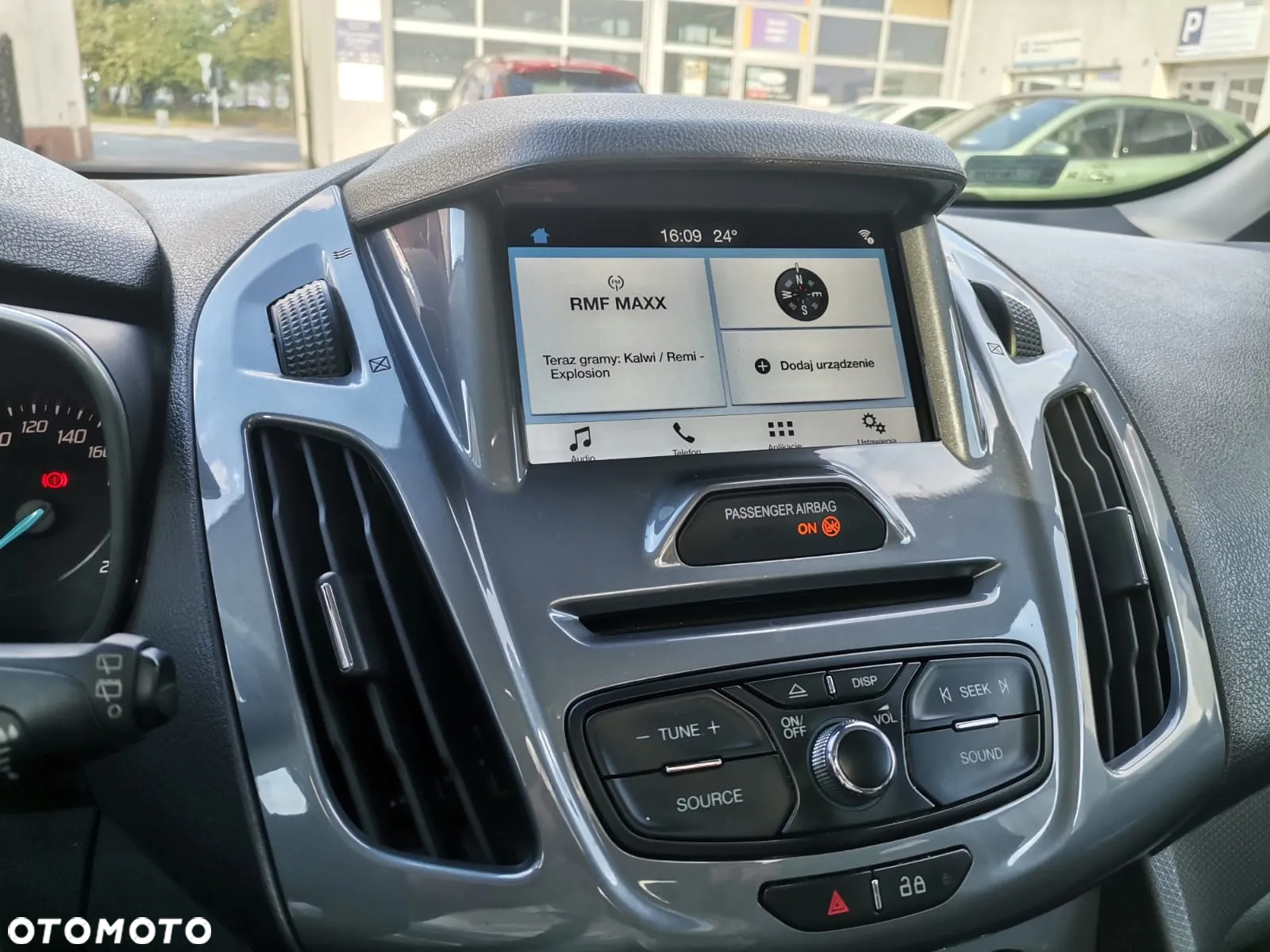 Ford Tourneo Connect 1.5 TDCi Titanium - 23