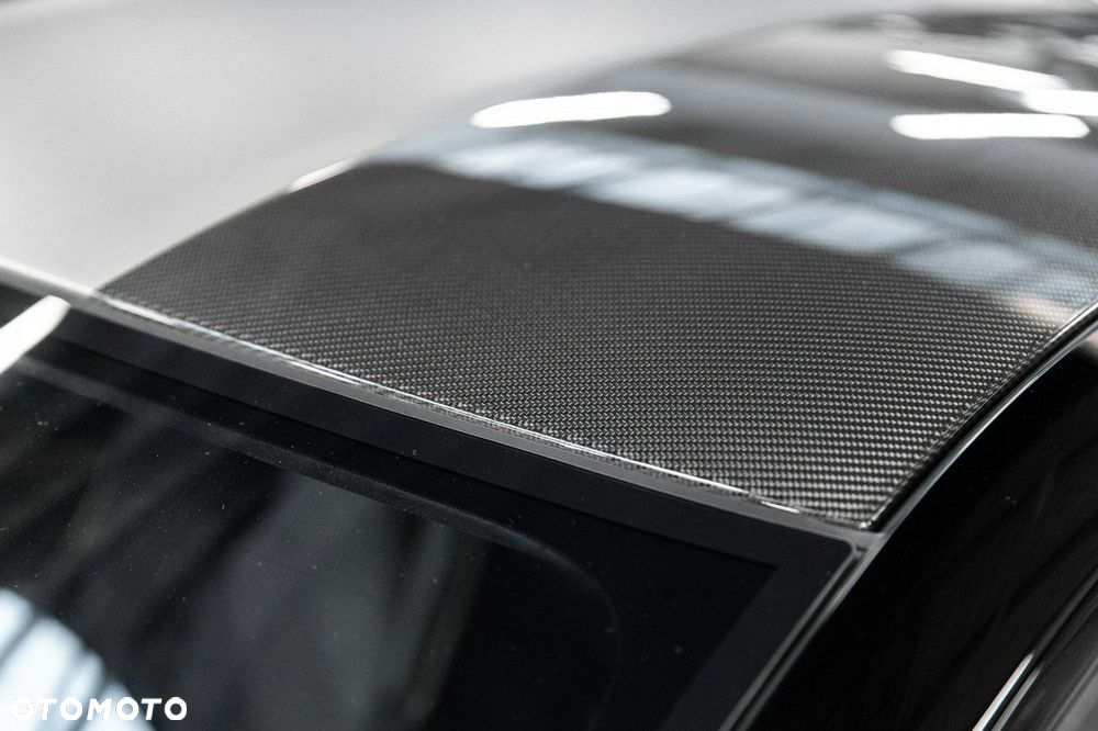 Aston Martin Vantage - 21