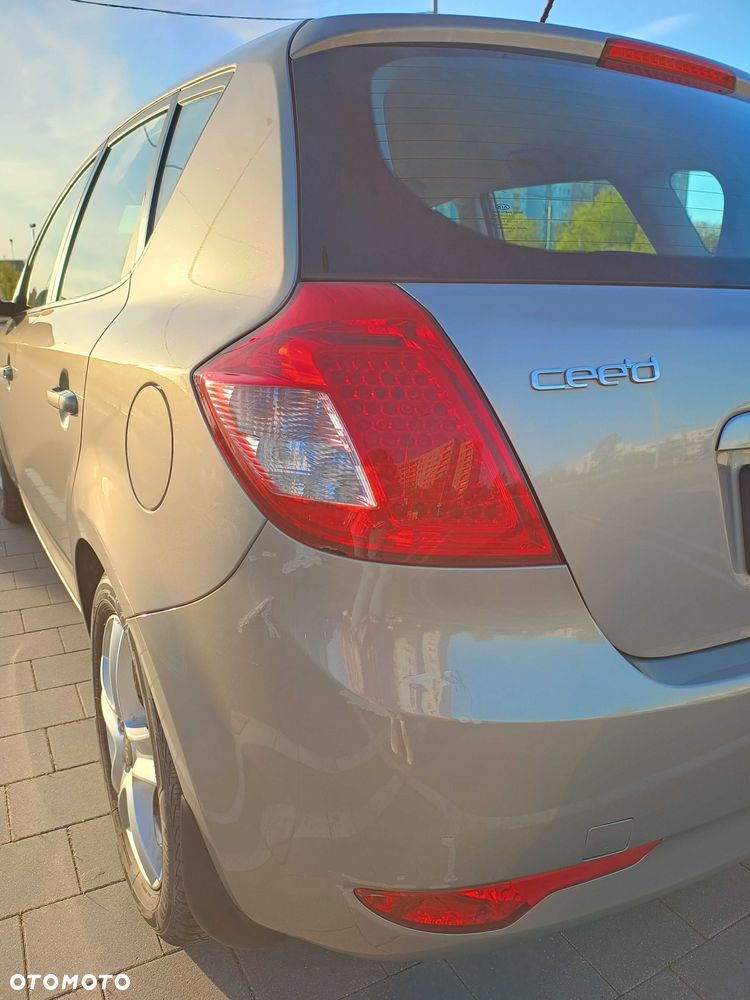 Kia Ceed - 6