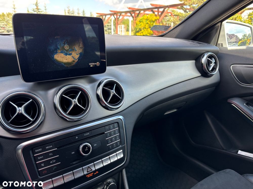 Mercedes-Benz GLA 250 4Matic 7G-DCT AMG Line - 38
