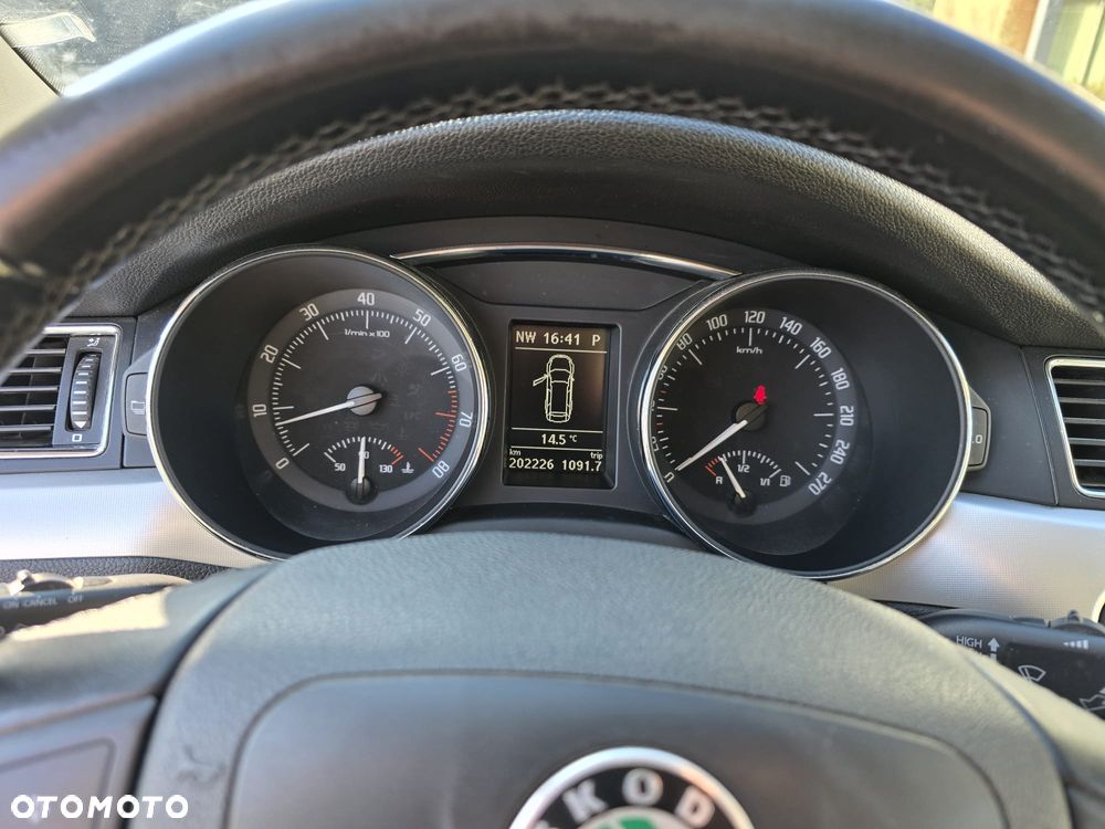 Skoda Superb 3.6 FSI 4x4 Platinum DSG - 8